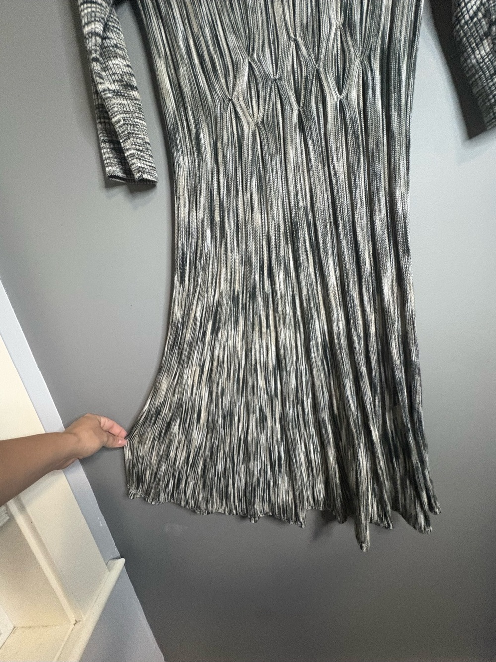 Connected Apparel Gray & Ivory Knit Fit & Flare Dress Size Large - Picture 4 of 9
